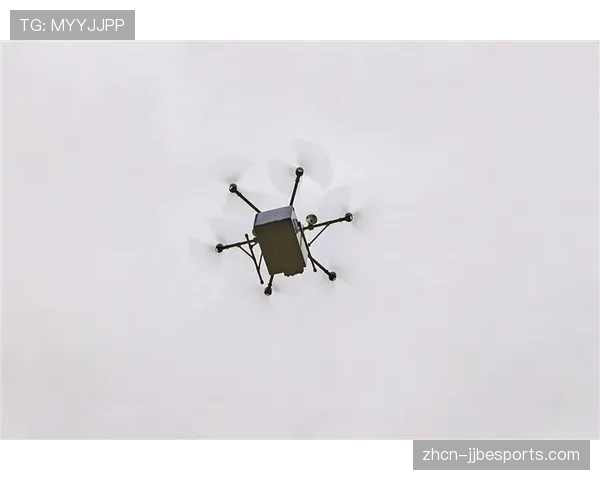 圣西罗南看台展示TIFO，无人机群首次参与构成空中动态图案